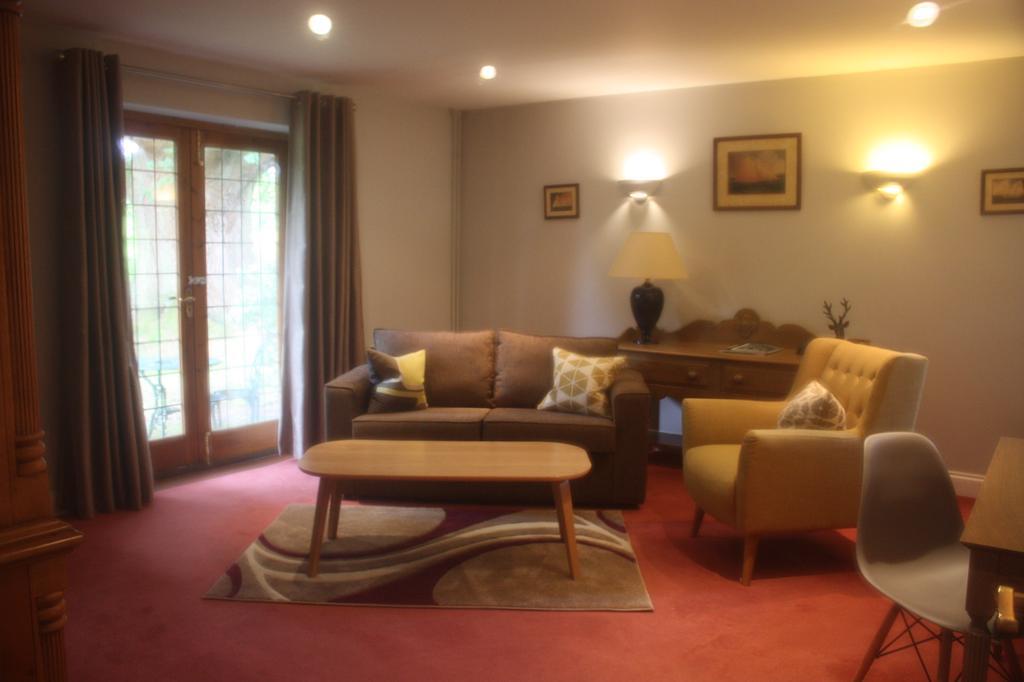 Ghyll Manor Country Hotel Horsham Exterior photo