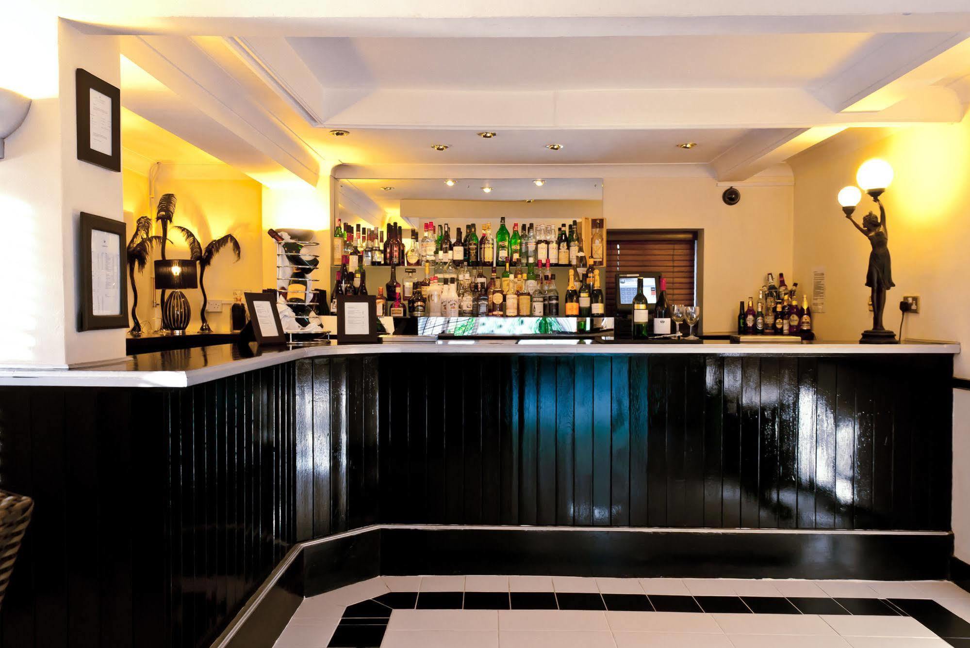 Ghyll Manor Country Hotel Horsham Exterior photo
