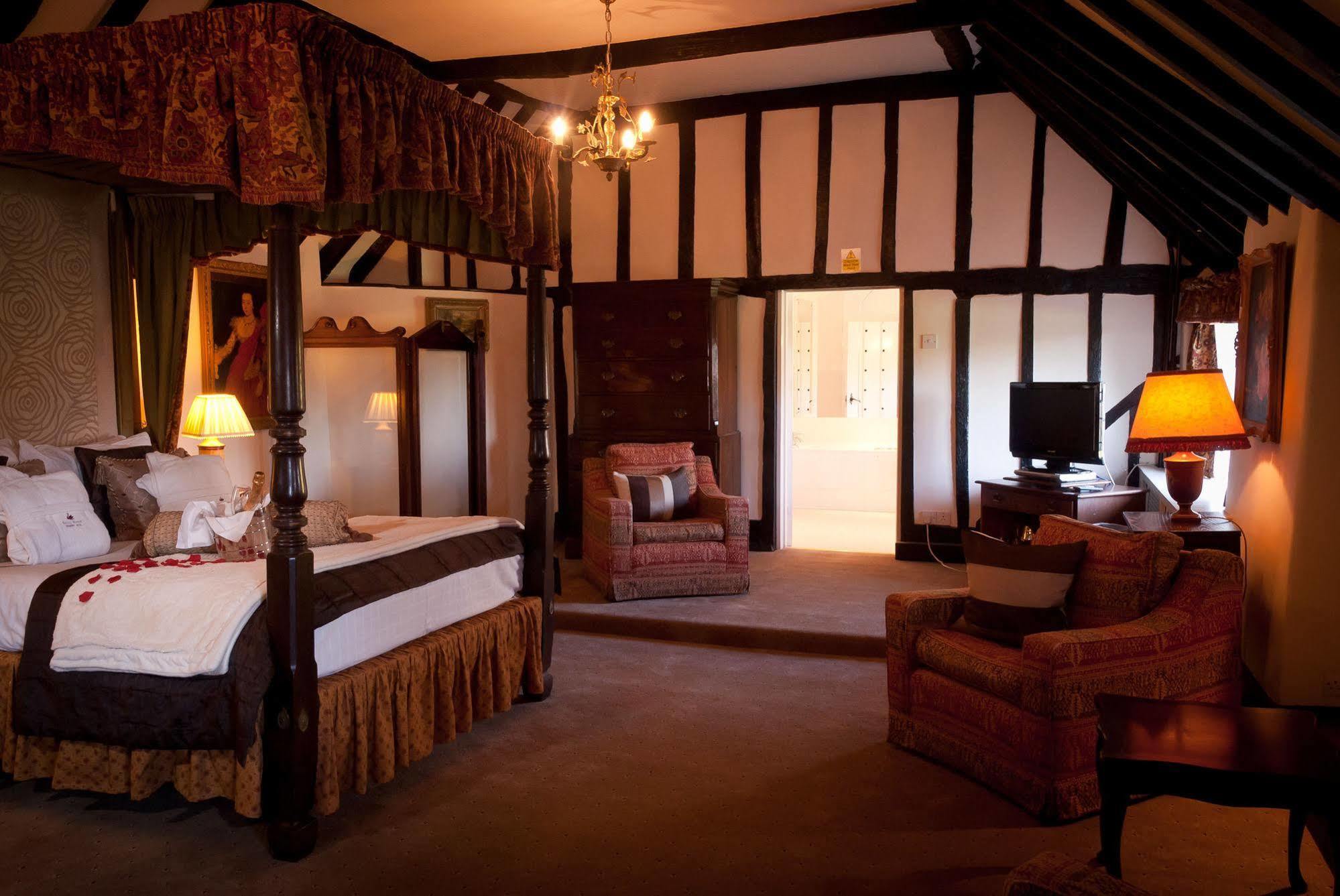 Ghyll Manor Country Hotel Horsham Exterior photo