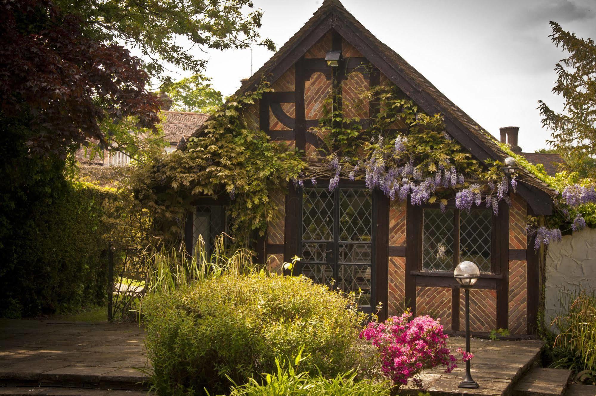 Ghyll Manor Country Hotel Horsham Exterior photo